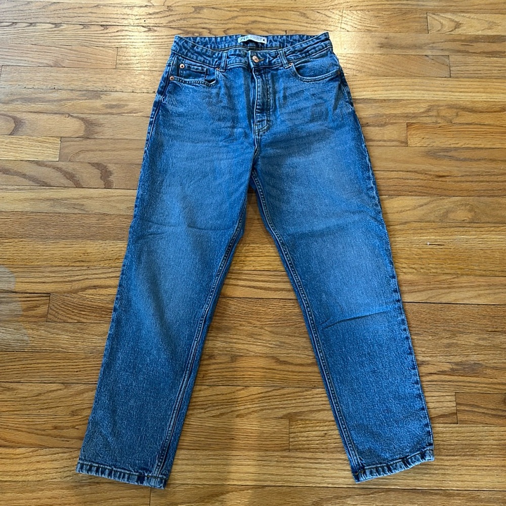 ZARA DENIM US SIZE 8 MED WASH BOYFRIEND FIT